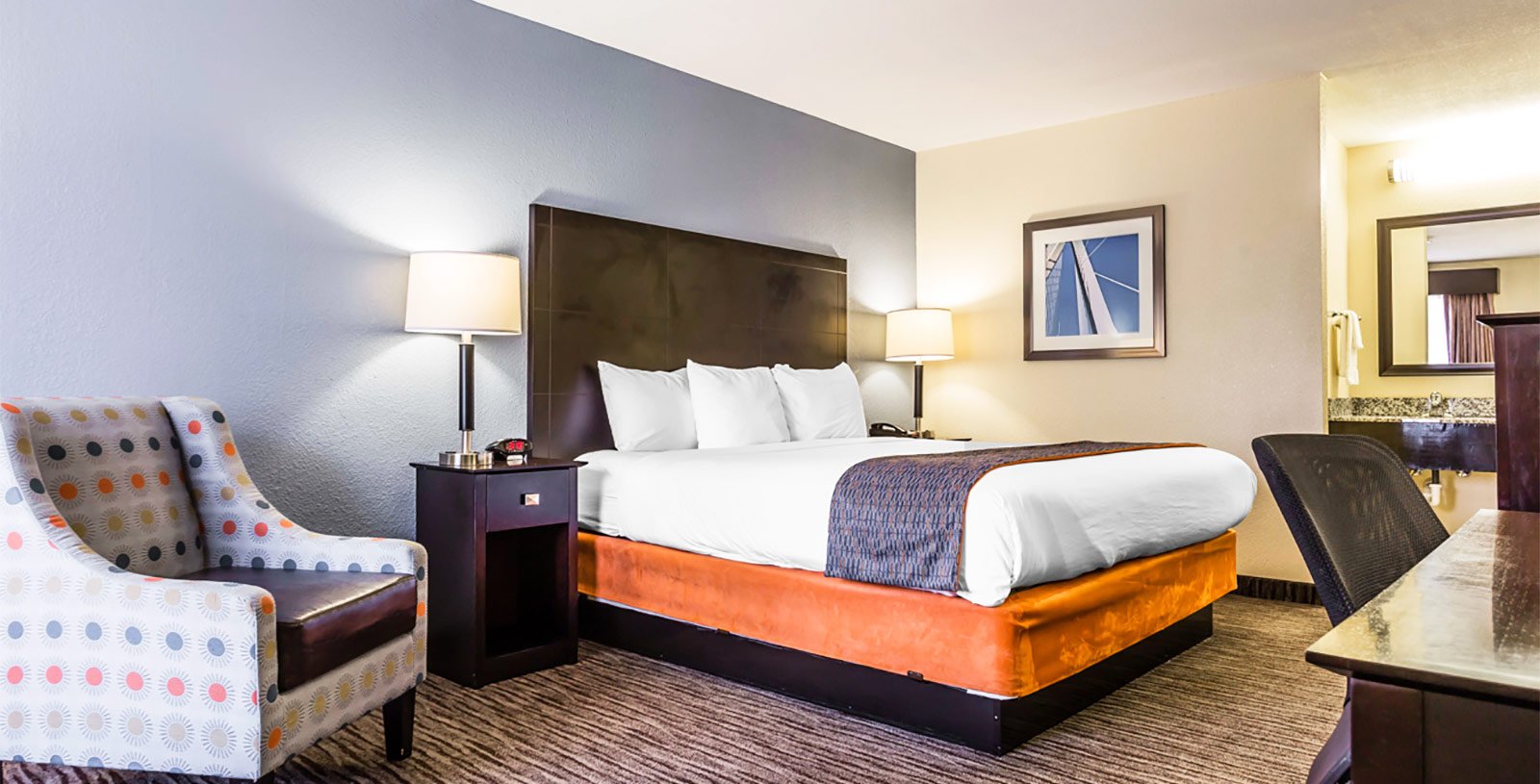 Comfortable Business Traveler Guestrooms in Charleston