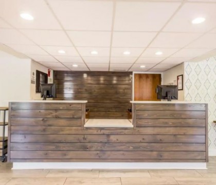 Quality Inn Mt Pleasant Charleston - Front Desk