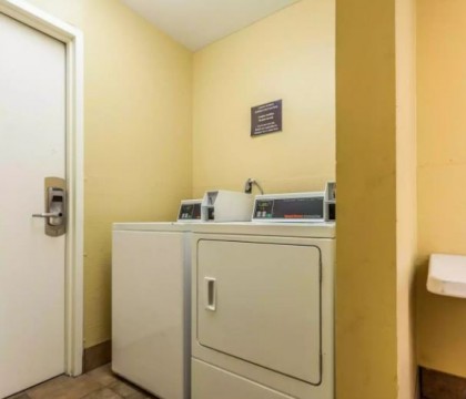 Quality Inn Mt Pleasant Charleston - Guest Laundry Facilities 
