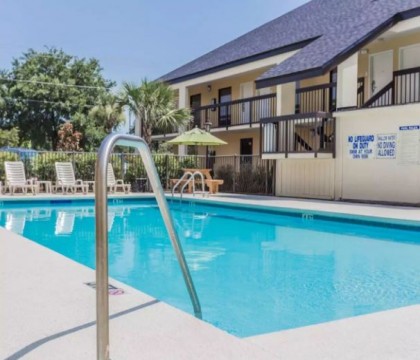 Quality Inn Mt Pleasant Charleston - Outdoor Pool 